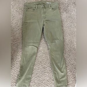 Gap 1969 Jeans Women's 32R Olive Green True Skinny Denim Mid Rise Stretch